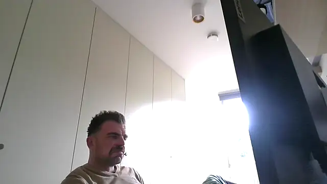 mrbigballs online show from October 2, 2025, 1:47 pm