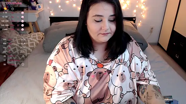 naughtykiss online show from October 6, 2025, 4:35 am