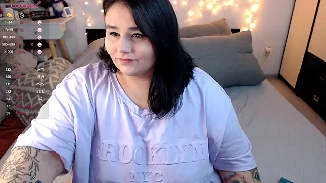 naughtykiss online show from October 19, 2025, 4:59 am