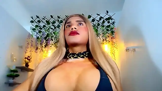 paulabigcock online show from April 23, 2026, 7:37 pm