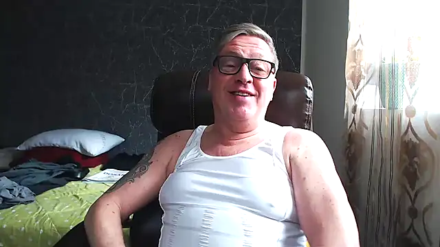 Snapshot of RobertStripX chatting on February 4, 2025, 11:16 am RobertStripX online show from February 4, 2025, 11:16 am