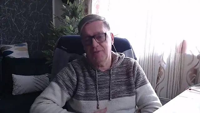 Snapshot of RobertStripX chatting on March 3, 2026, 7:15 am RobertStripX online show from March 3, 2026, 7:15 am