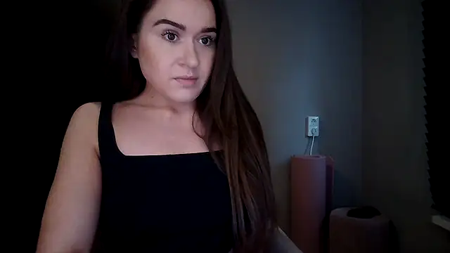 avajade online show from December 22, 2025, 1:44 pm