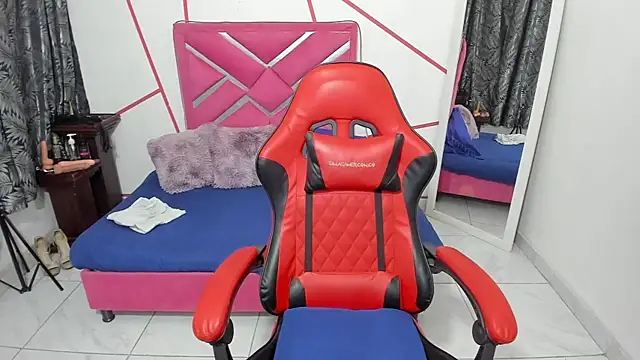 stNatashaBrunette online show from October 18, 2025, 4:36 am