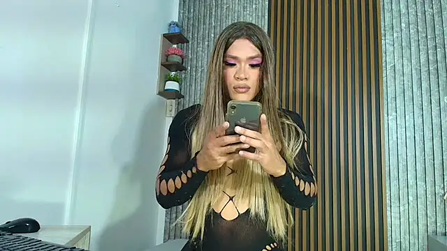 SARA TS FOX online show from September 20, 2025, 9:20 pm