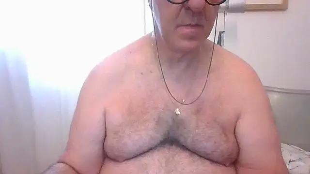 ANONIMO7735 online show from July 18, 2026, 4:04 pm