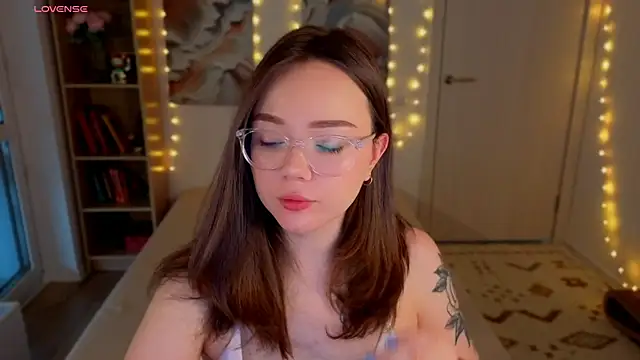 MilenaSaint online show from June 30, 2026, 3:39 am