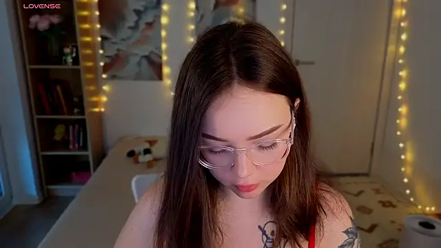 MilenaSaint online show from July 15, 2026, 3:57 am