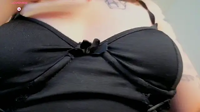 MilenaSaint online show from August 4, 2026, 4:06 am