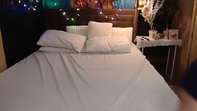 xheavenlytrans online show from November 19, 2025, 1:22 pm