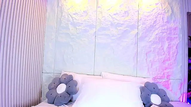 naughty flower18 online show from August 1, 2026, 7:01 pm
