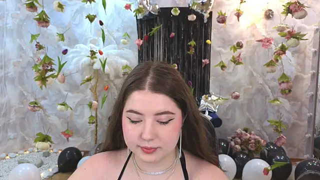 NicoleFoxery online show from July 8, 2026, 1:19 am