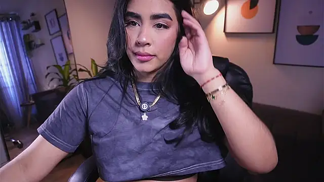 Isabella dior online show from November 29, 2025, 3:56 pm