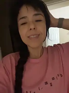 Snapshot of Evie-Luna chatting on December 19, 2025, 7:05 pm Evie-Luna online show from December 19, 2025, 7:05 pm