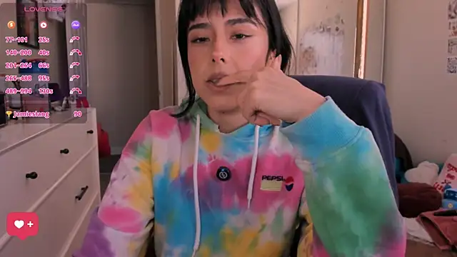 Evie-Luna online show from June 28, 2026, 8:37 pm