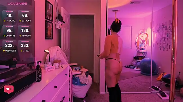 Snapshot of Evie-Luna chatting on November 12, 2025, 2:48 am Evie-Luna online show from November 12, 2025, 2:48 am