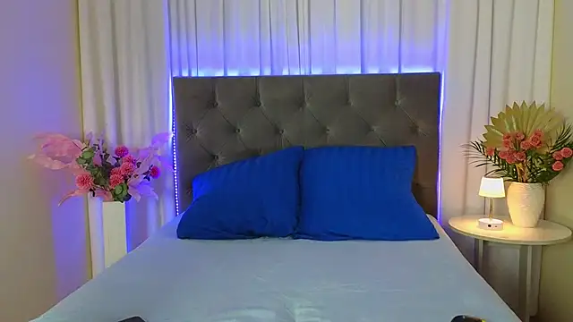 Ariana Petite online show from April 30, 2026, 12:17 am