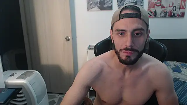 samuelgarcia  online show from March 9, 2025, 10:41 am