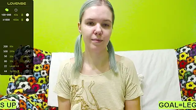 Snapshot of Ultra_Meow chatting on February 5, 2025, 6:59 pm Ultra Meow online show from February 5, 2025, 6:59 pm