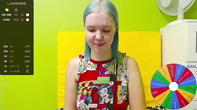 Snapshot of Ultra_Meow chatting on October 20, 2025, 7:36 pm Ultra Meow online show from October 20, 2025, 7:36 pm