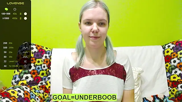 Snapshot of Ultra_Meow chatting on February 6, 2025, 6:46 pm Ultra Meow online show from February 6, 2025, 6:46 pm