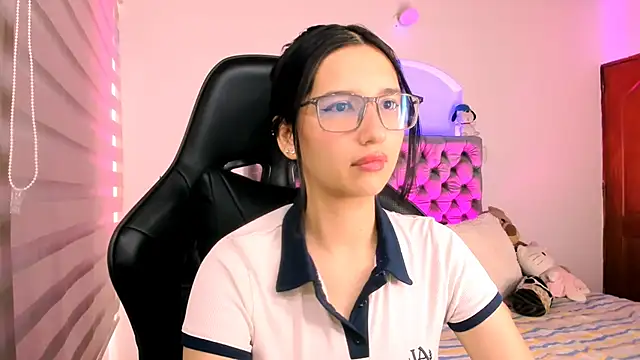 Luniverse online show from December 2, 2025, 8:32 pm