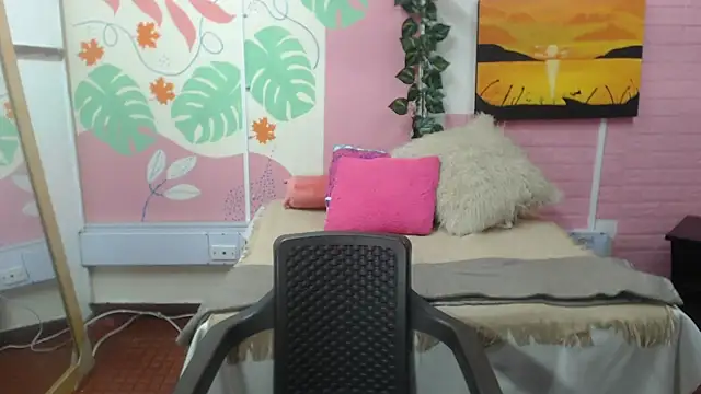 Snapshot of ZAMANTHA chatting on May 14, 2026, 5:43 pm ZAMANTHA online show from May 14, 2026, 5:43 pm