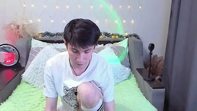 Yumi steve online show from November 18, 2025, 4:43 pm