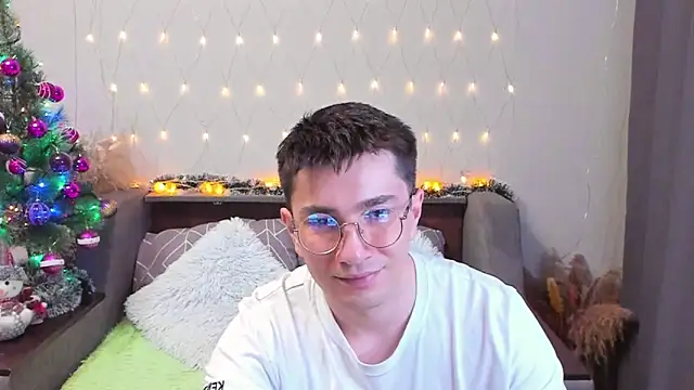 Yumi steve online show from December 28, 2024, 9:08 pm