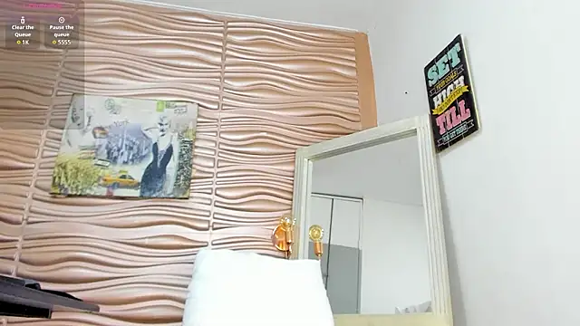 mia pineda online show from March 9, 2026, 7:39 pm