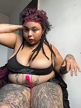 PrincessLauren420 online show from August 4, 2026, 3:16 pm