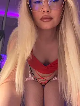 Snapshot of mollyxxx chatting on April 7, 2026, 1:40 am mollyxxx online show from April 7, 2026, 1:40 am