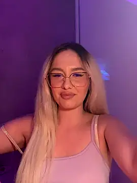 mollyxxx online show from November 9, 2025, 3:21 am