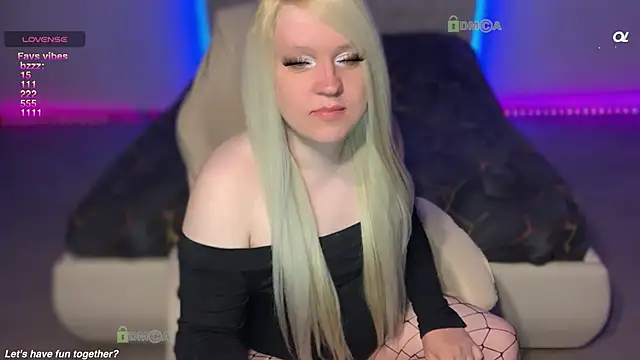 camsmiley online show from June 9, 2026, 2:56 am