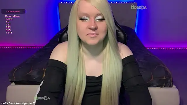 camsmiley online show from May 5, 2026, 7:50 pm