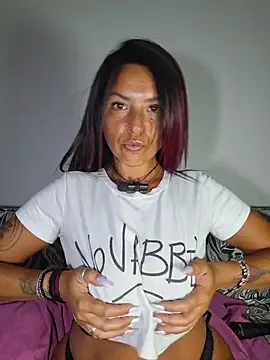 allyson22andy online show from June 25, 2026, 8:14 pm