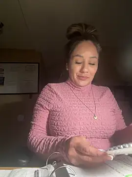 Snapshot of Aw_ThROAt9 chatting on March 18, 2026, 4:48 am Aw ThROAt9 online show from March 18, 2026, 4:48 am