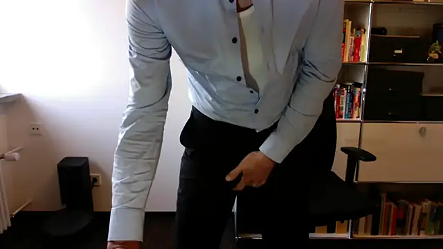 Slave 75 online show from May 7, 2026, 5:16 pm
