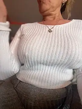 Snapshot of camelia3 chatting on February 8, 2026, 3:32 pm camelia3 online show from February 8, 2026, 3:32 pm