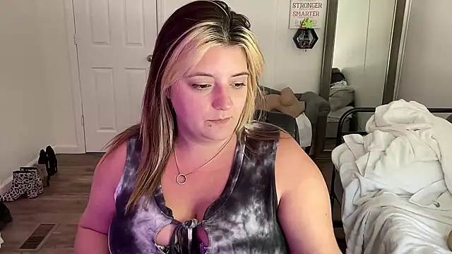 magicsparkles online show from March 3, 2025, 4:58 pm