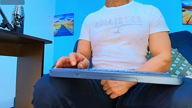 juanses n toro online show from September 11, 2025, 1:44 pm