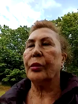 Hottie-Mom online show from July 28, 2026, 4:39 pm