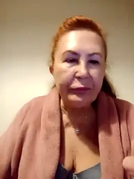 Hottie-Mom online show from April 30, 2026, 7:54 pm