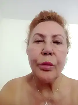 Hottie-Mom online show from June 26, 2026, 6:52 am