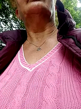 Hottie-Mom online show from July 20, 2026, 2:08 pm