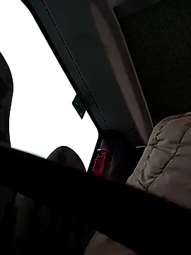 Snapshot of Hottie-Mom chatting on March 2, 2026, 9:05 am Hottie-Mom online show from March 2, 2026, 9:05 am