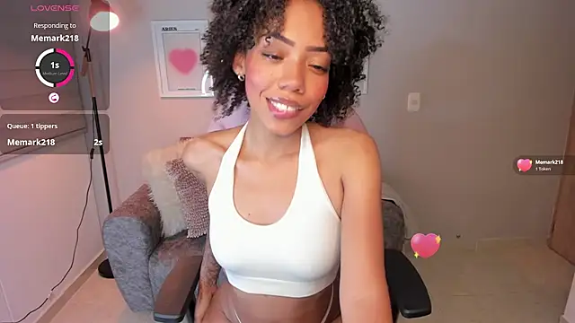 ashley 23  online show from June 25, 2026, 3:37 am