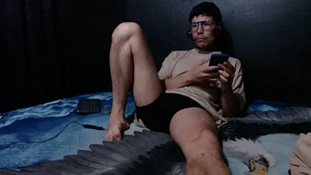 Snapshot of dannnyhot24 chatting on February 20, 2025, 7:41 pm dannnyhot24 online show from February 20, 2025, 7:41 pm