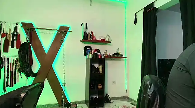 boy n girl online show from February 27, 2025, 10:11 am