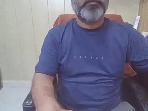Snapshot of hairymaster95 chatting on July 19, 2026, 6:11 am hairymaster95 online show from July 19, 2026, 6:11 am